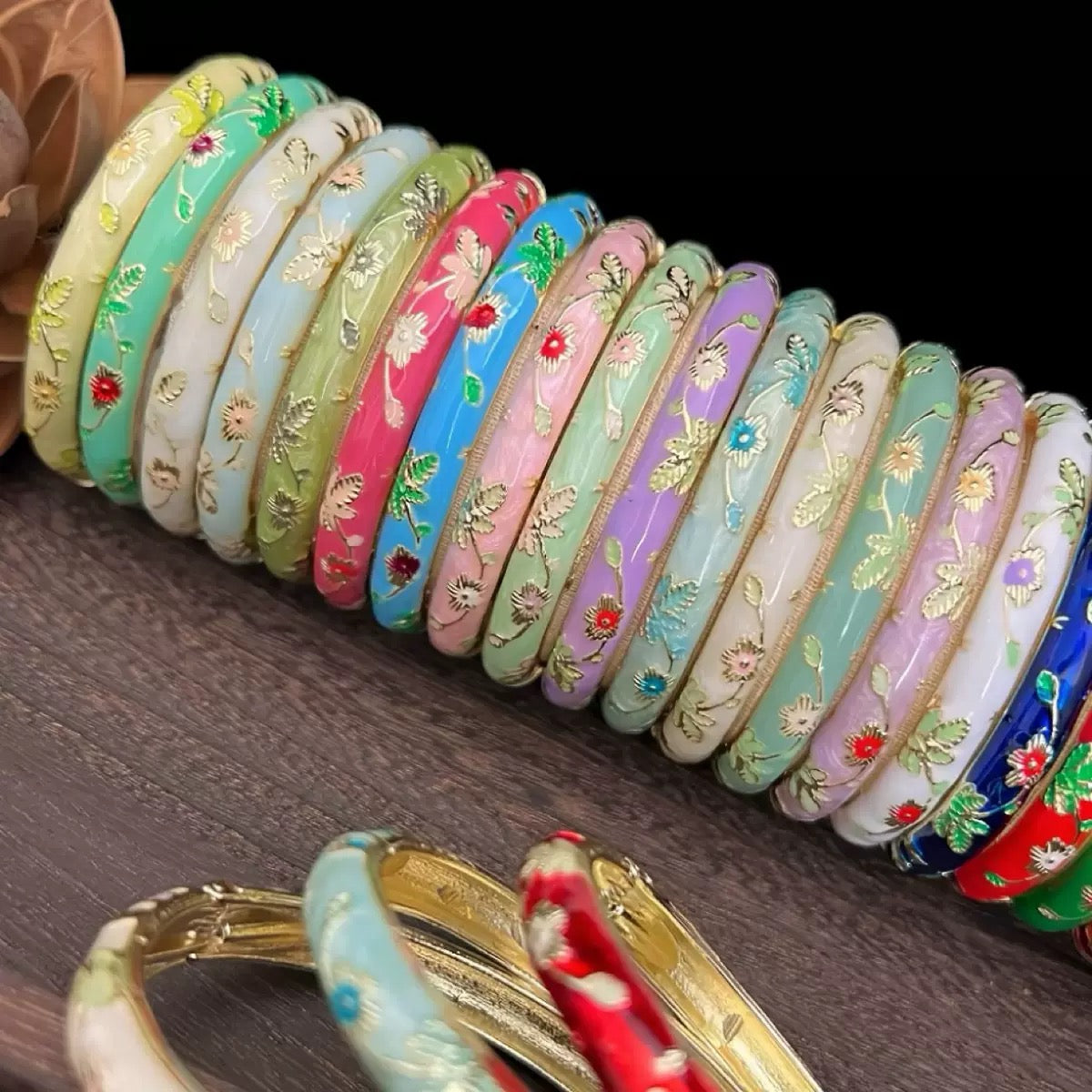 Cloisonne & Shiny Stackable Bangles Set ✨ | When Beauty Meets Craftsmanship - Online Lucky Bags