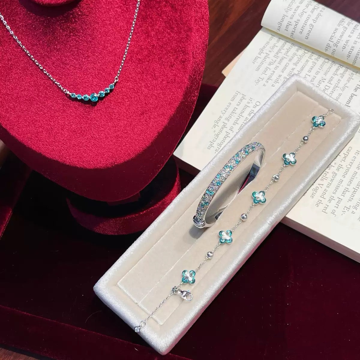 Ocean Bloom Paraiba Color Jewelry Set – Elegant Teal Blue Crystal Necklace & Bracelet Collection