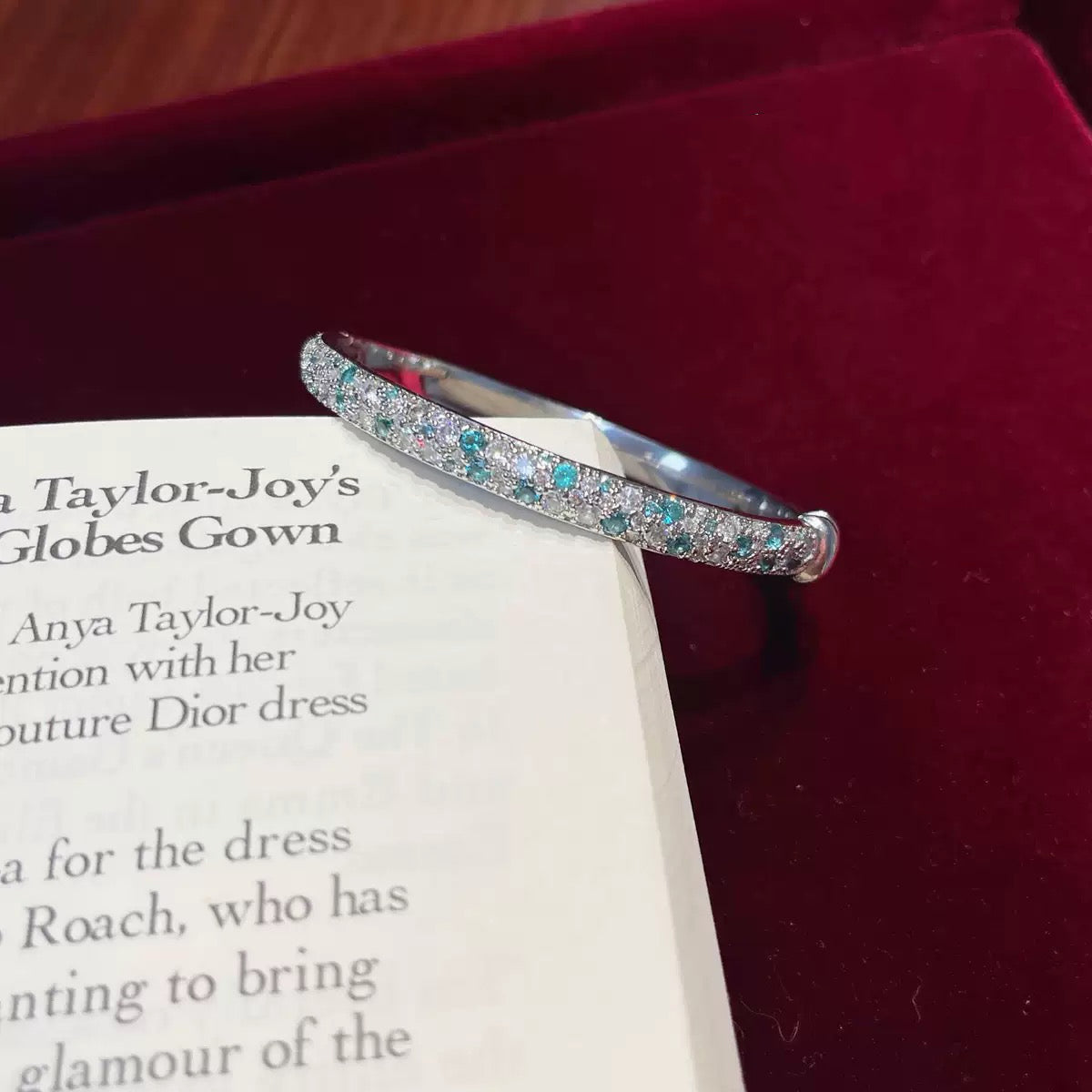 Ocean Bloom Paraiba Color Jewelry Set – Elegant Teal Blue Crystal Necklace & Bracelet Collection